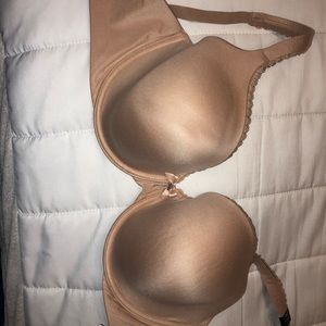 Victoria Secret 34DDD Bra